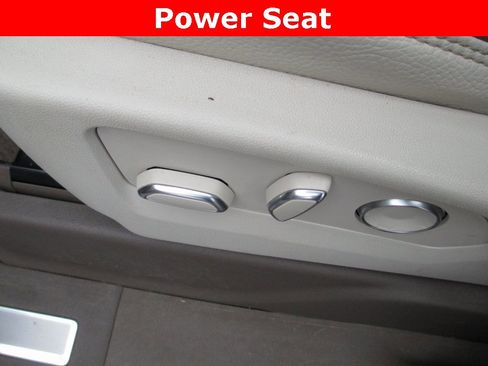 Used 2021 GMC Yukon XL Denali w/ Denali Premium Package image 29