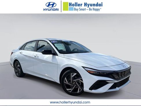 Certified 2025 Hyundai Elantra Sport FWD image 1
