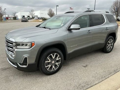 Used 2023 GMC Acadia SLE w/ Driver Convenience Package image 3
