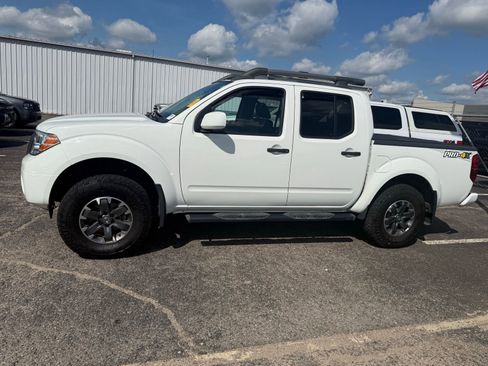 Used 2020 Nissan Frontier PRO-4X w/ Pro-4x Utility Package AWD/4WD image 4