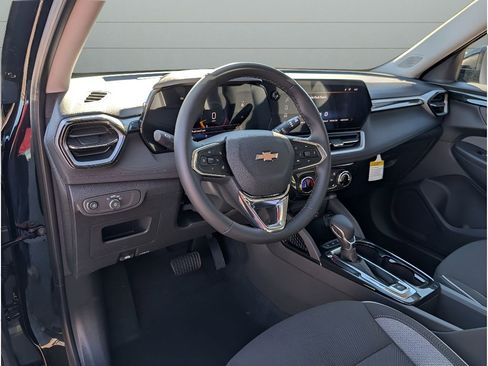 New 2026 Chevrolet TrailBlazer LT w/ LPO, Blackout Package FWD image 17