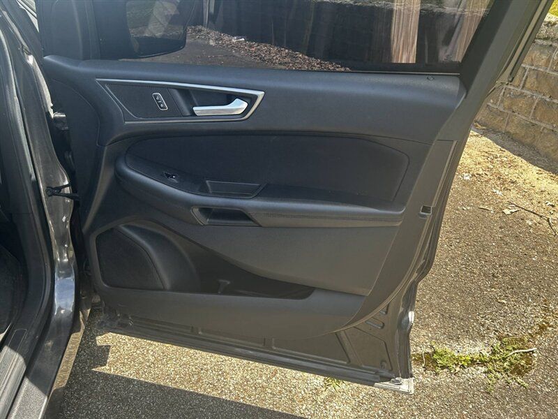 Used 2016 Ford Edge SE AWD/4WD image 27