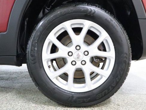 Used 2014 Jeep Cherokee Latitude w/ Comfort/Convenience Group image 20