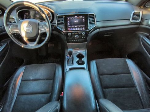 Used 2020 Jeep Grand Cherokee Altitude image 24