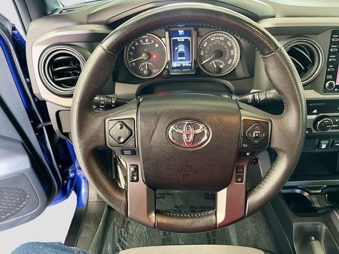 Used 2023 Toyota Tacoma TRD Off-Road AWD/4WD image 11