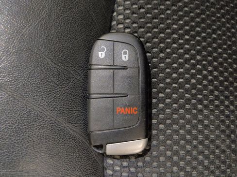 Used 2018 Dodge Journey Crossroad AWD/4WD image 32