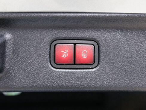 Used 2025 Mercedes-Benz S 63 AMG S image 33