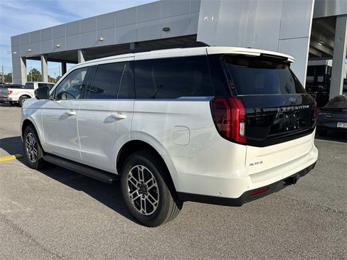 New 2025 Ford Expedition Active image 7