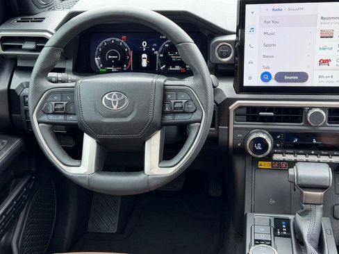 Used 2025 Toyota 4Runner Limited AWD/4WD image 14