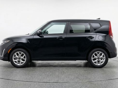 Used 2025 Kia Soul LX w/ LX Technology Package image 5