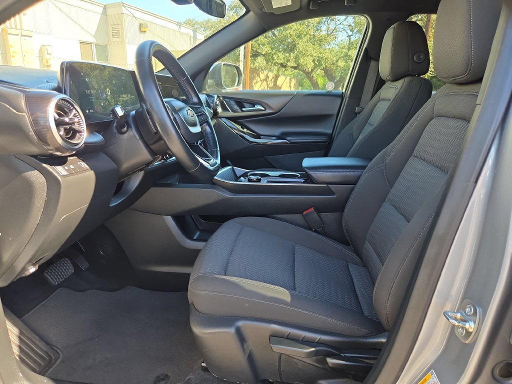 Used 2026 Chevrolet Equinox LT FWD image 25