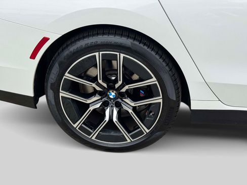 Certified 2025 BMW 740i xDrive w/ Premium Package image 8