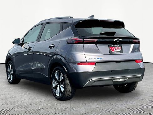 Used 2022 Chevrolet Bolt EUV LT w/ Convenience Package FWD image 4