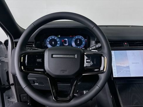 Used 2026 Land Rover Range Rover Evoque Dynamic SE AWD/4WD image 12
