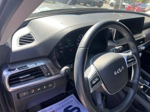 Used 2022 Kia Telluride EX w/ EX Premium Package FWD image 15