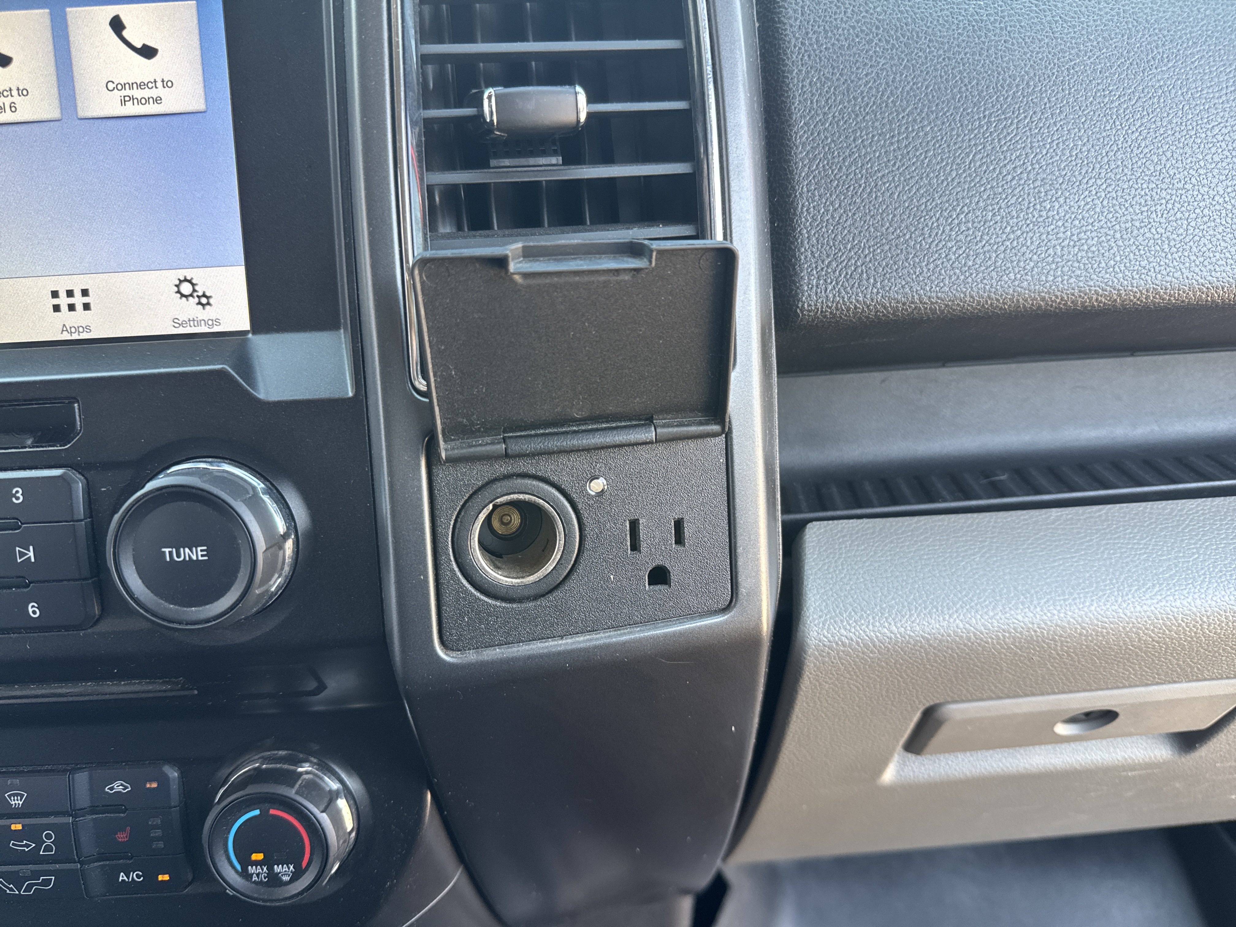 Used 2018 Ford F150 XLT w/ Equipment Group 302A Luxury RWD image 24
