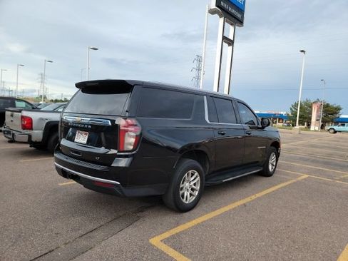 Used 2021 Chevrolet Suburban LT AWD/4WD image 5