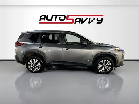 Used 2023 Nissan Rogue SV image 8