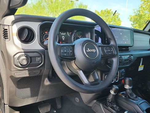 Used 2026 Jeep Wrangler Unlimited Sport AWD/4WD image 16