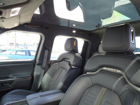 Used 2023 Rivian R1T Adventure image 12