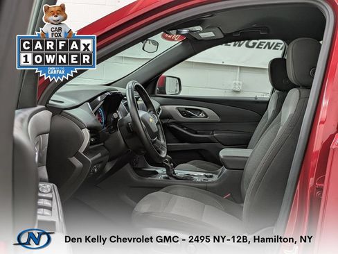 Used 2023 Chevrolet Traverse LT AWD/4WD image 4