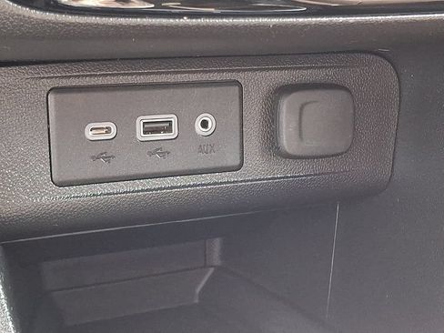 Used 2020 Buick Encore GX Preferred w/ Cold Weather Comfort Package FWD image 24