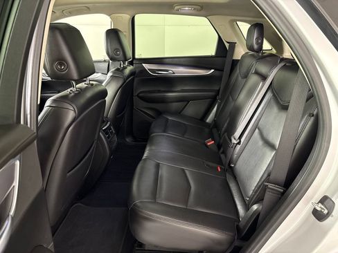 Used 2018 Cadillac XT5 Premium Luxury FWD image 30