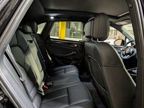 Certified 2025 Porsche Macan image 23