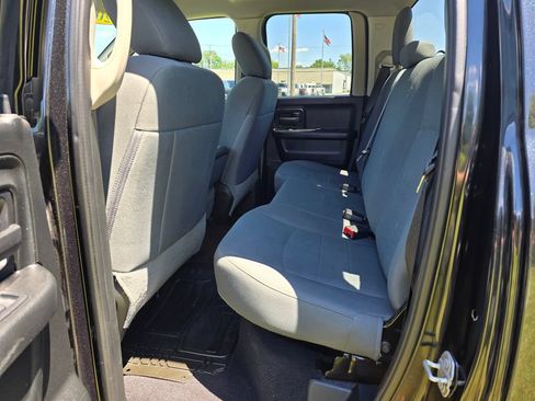 Used 2018 RAM 1500 Express w/ Express Value Package AWD/4WD image 10