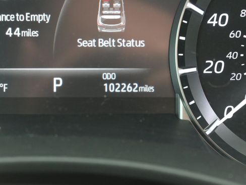 Used 2021 Toyota Highlander XLE FWD image 21