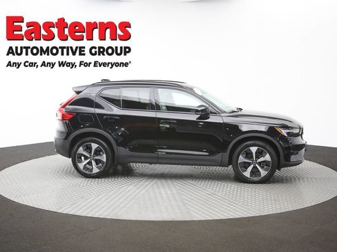 Used 2023 Volvo XC40 B4 Ultimate FWD image 40