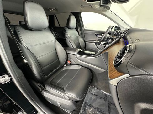 Used 2024 Mercedes-Benz GLC 300 GLC 300 image 5