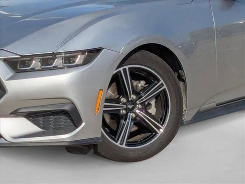 Used 2025 Ford Mustang Premium image 21