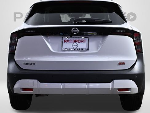 Certified 2025 Nissan Kicks SR image 10