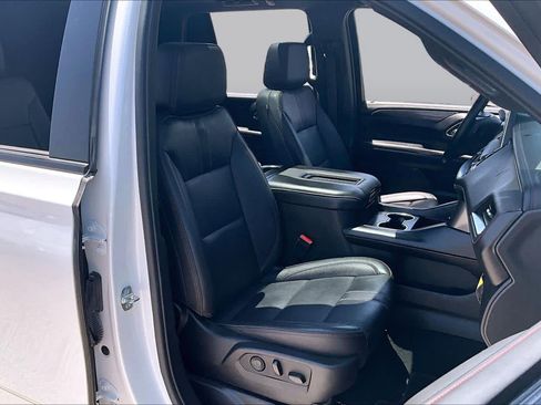 Used 2024 Chevrolet Tahoe RST w/ Luxury Package AWD/4WD image 9
