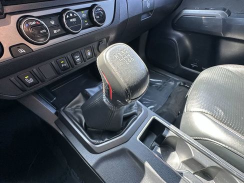 Used 2017 Toyota Tacoma TRD Pro image 28
