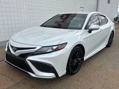 Used 2021 Toyota Camry XSE image 1