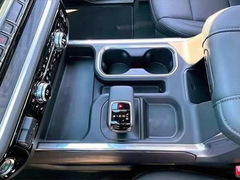 New 2026 GMC Sierra 1500 SLT w/ SLT Convenience Package image 8