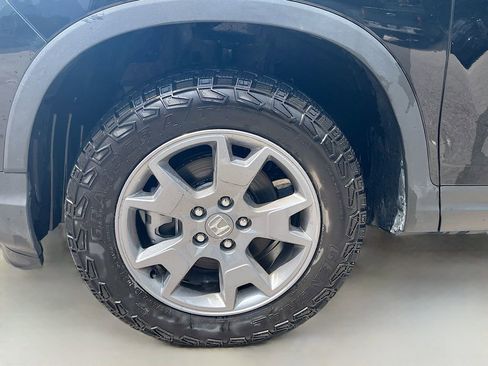 Used 2025 Honda Passport TrailSport image 30