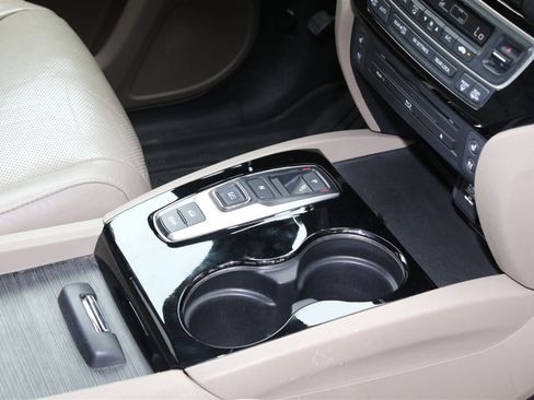 Used 2018 Honda Pilot Elite image 30