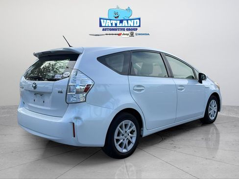 Used 2013 Toyota Prius V Two image 5