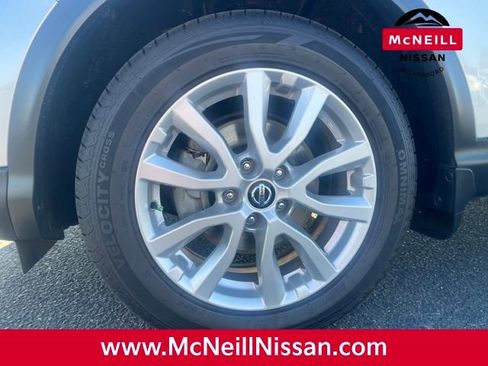 Used 2022 Nissan Rogue Sport SV w/ Technology Package image 11