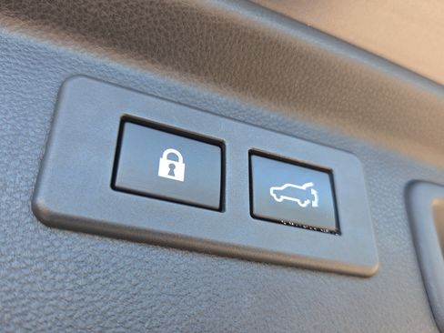 Used 2021 Subaru Forester Premium AWD/4WD image 16
