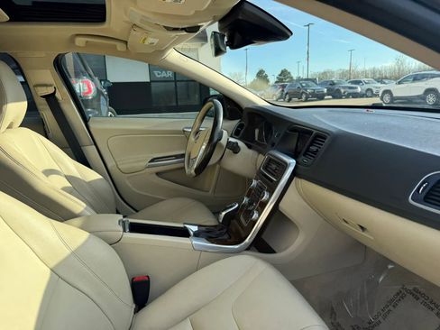 Used 2016 Volvo S60 T5 Premier image 25