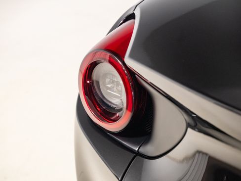Used 2019 Ferrari Portofino RWD image 56