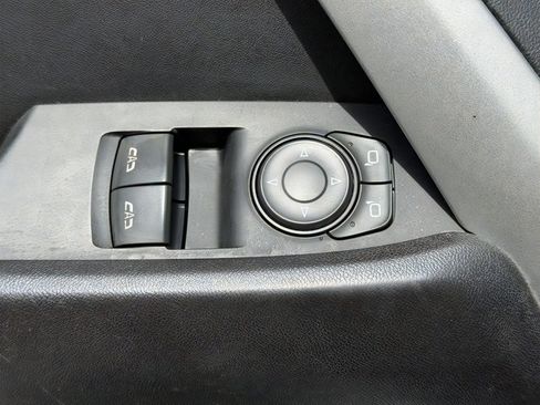 Used 2021 Chevrolet Camaro LT RWD image 17
