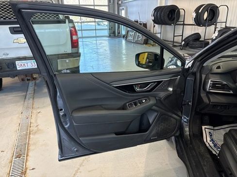 Used 2023 Subaru Outback Limited image 10