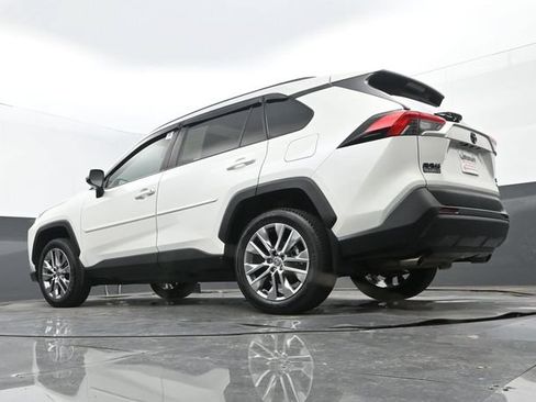 Used 2022 Toyota RAV4 XLE Premium AWD/4WD image 26