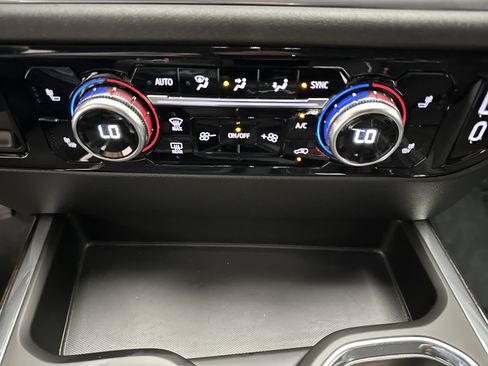 Used 2025 GMC Sierra 1500 Elevation image 35