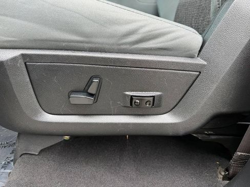 Used 2018 RAM 1500 Big Horn RWD image 14